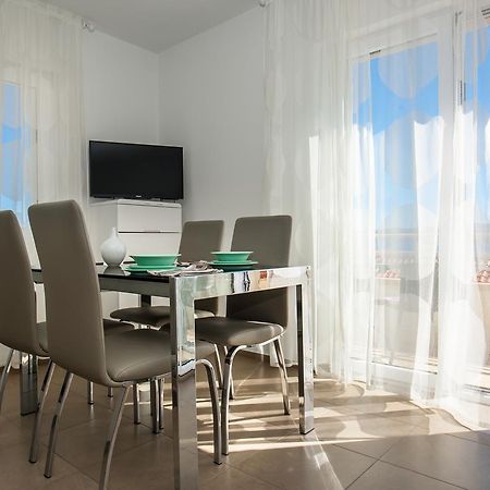 Vista Apartments Bol Zewnętrze zdjęcie